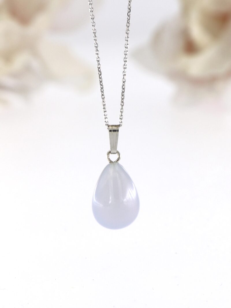 Chalcedon přívěsek kapka