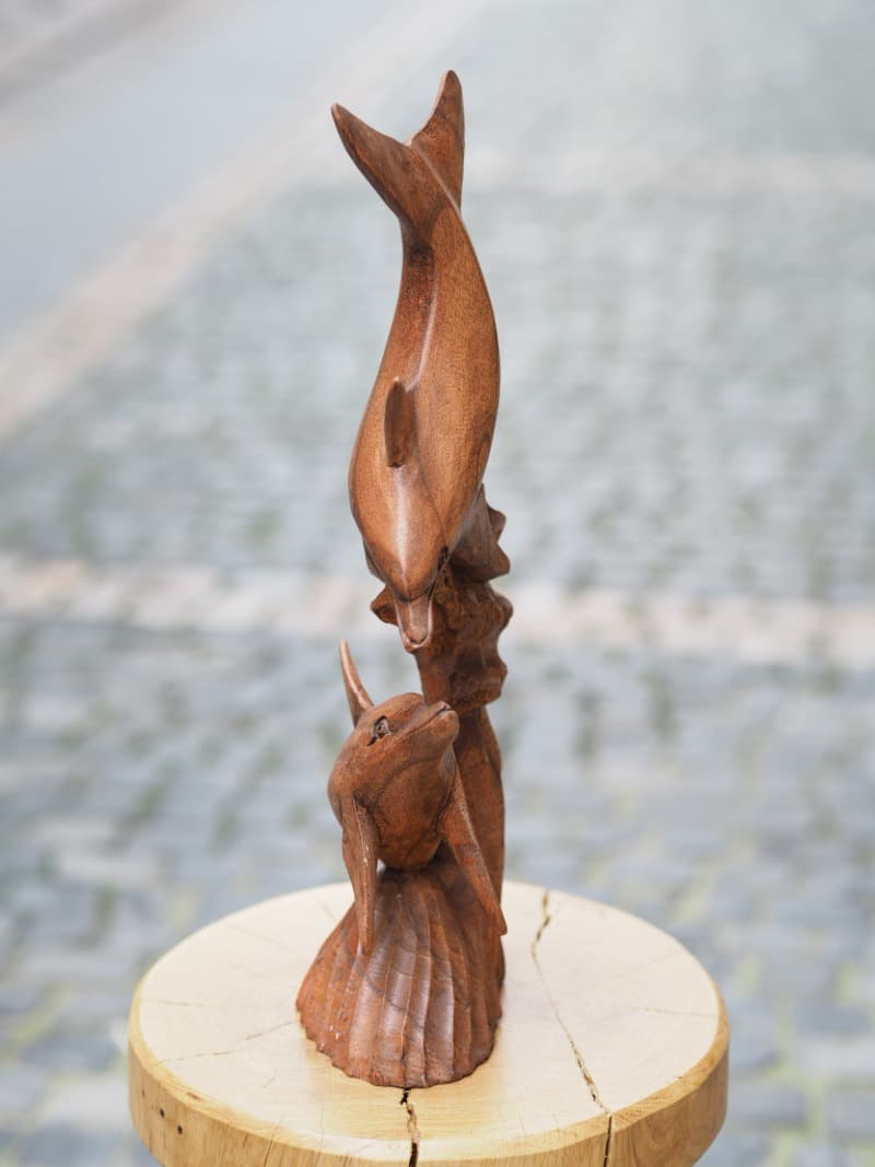 5 Drevorezba delfini Bali