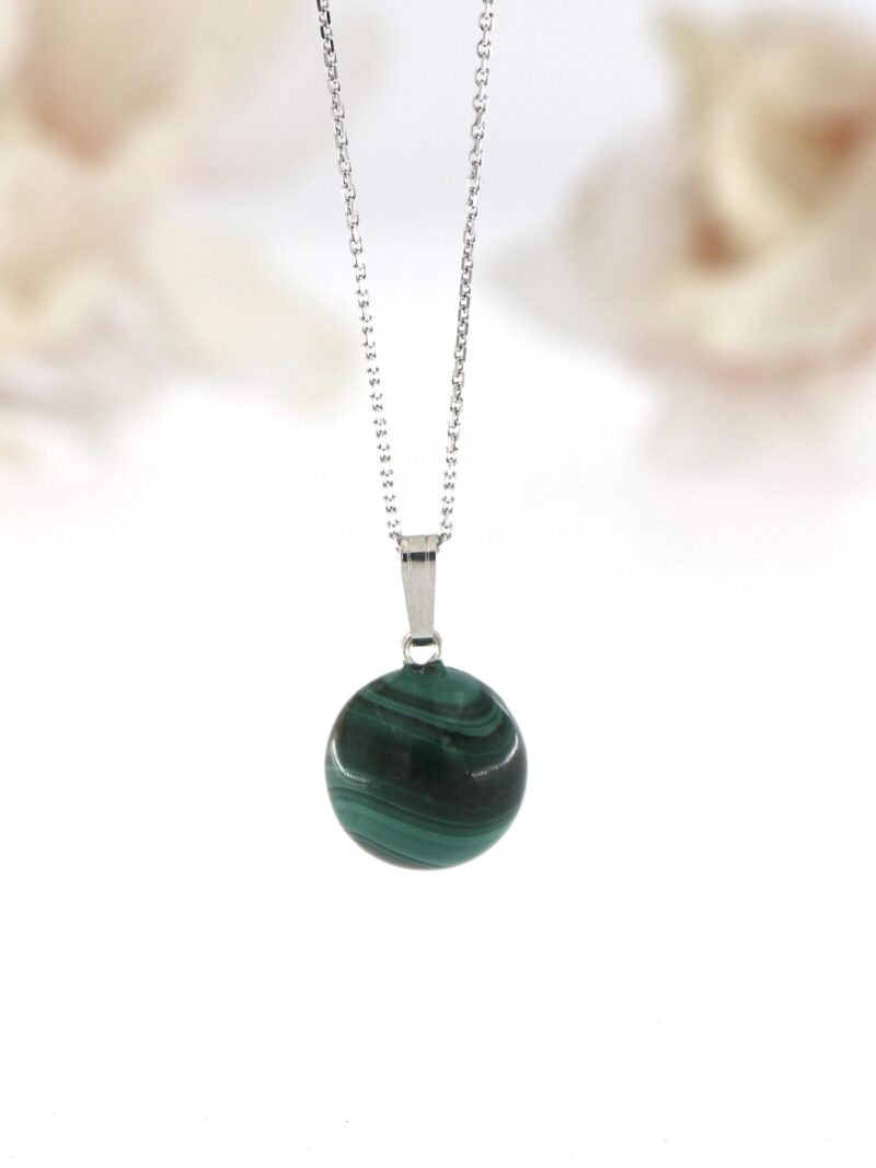 Přívěsek Malachit kulička, cca 1,3 cm