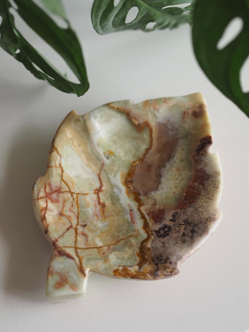 Miska z kamene Onyx, list