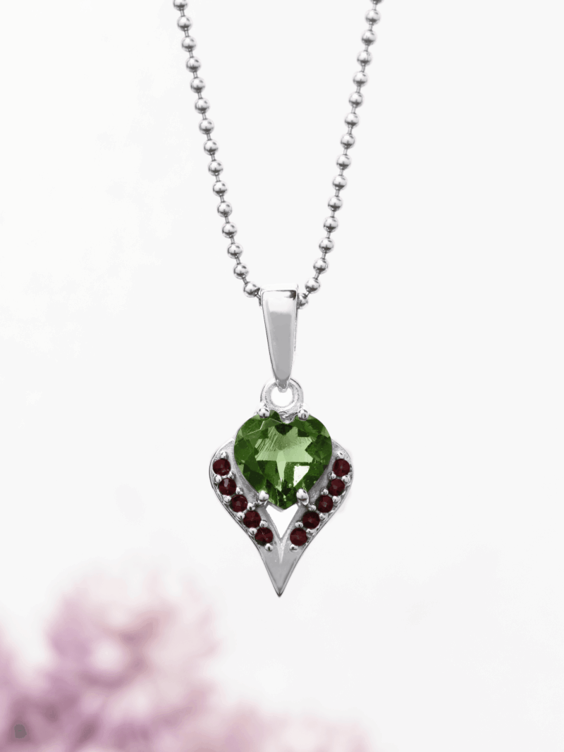 Vltavín přívěsek s Granáty 1,3 g