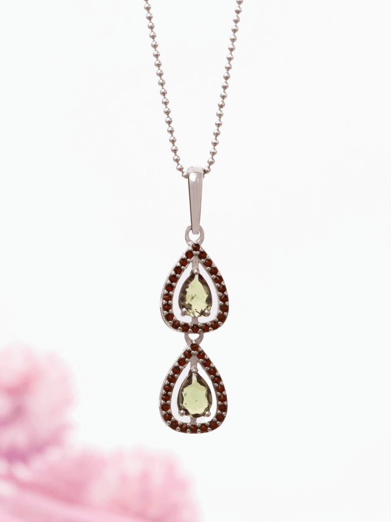 Vltavín přívěsek s Granáty 3,2 g