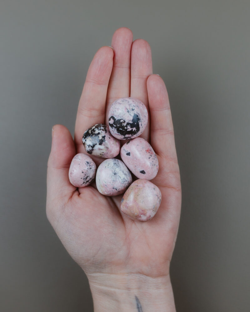 Rodonit tromlovaný cca 20 g