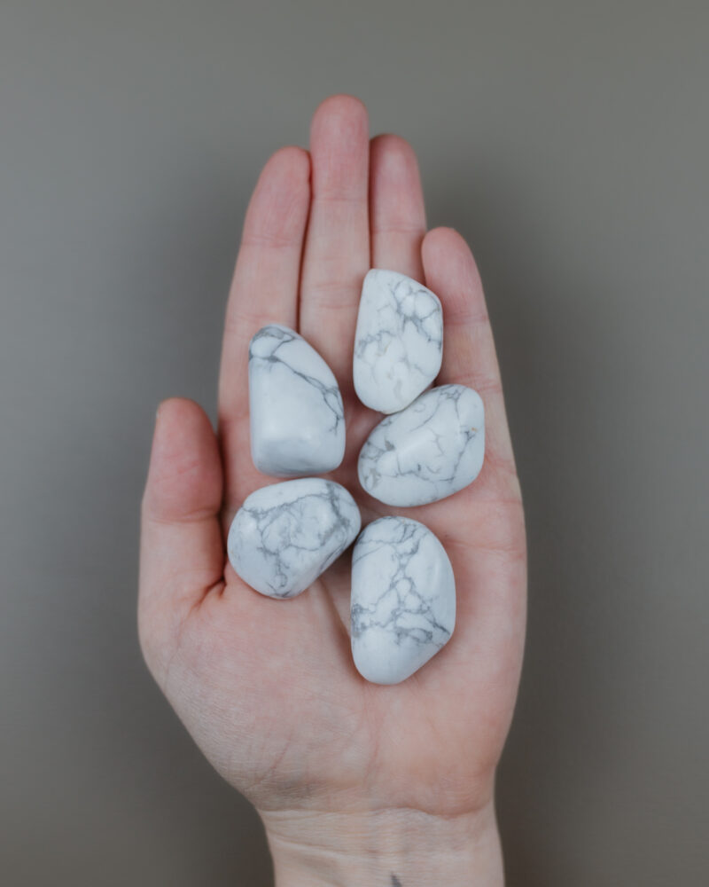 Howlit tromlovaný cca 20 g