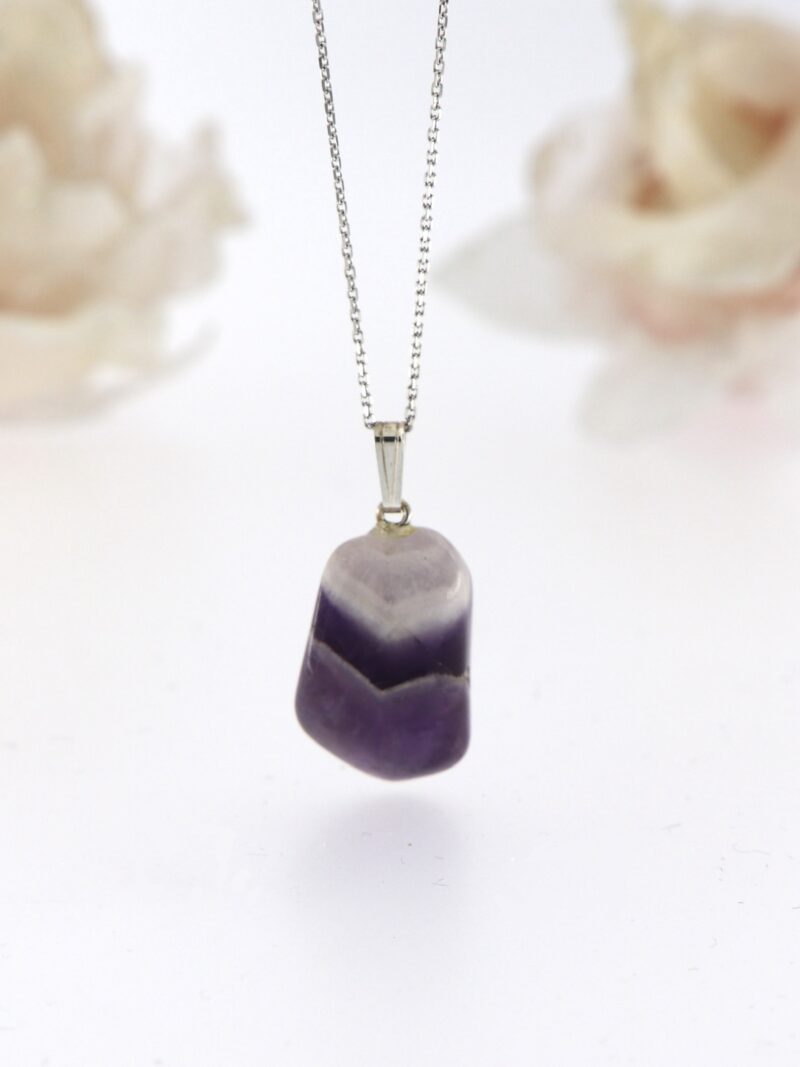 Ametyst chevron přívěsek, cca 2,5 cm