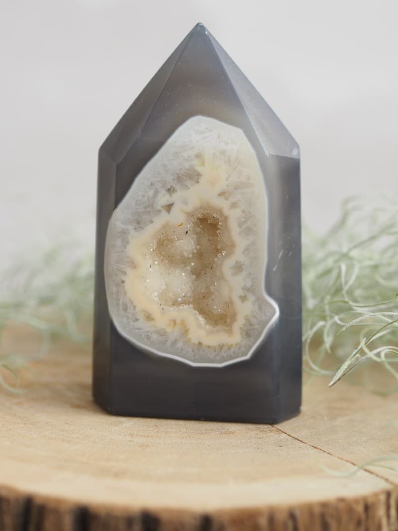 41 Achat lesteny obelisk